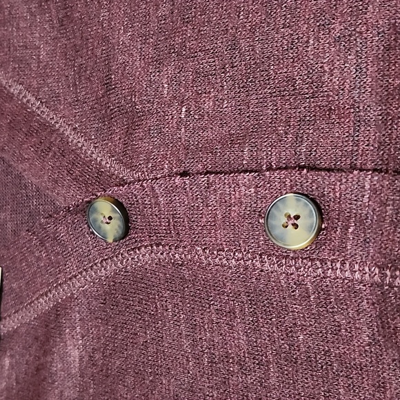 BKE BURGUNDY WAFFLE KNIT OVERSIZED BUTTON-DOWN V-NECK RAW-EDGE SHIRT - Picture 6 of 15